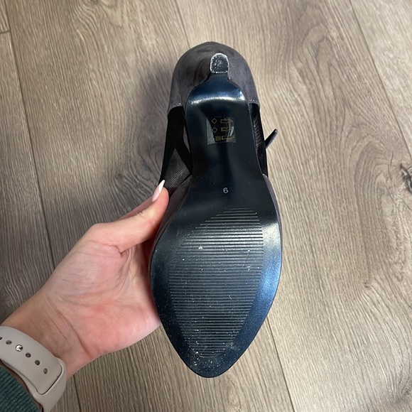 Call it Spring Grey heels with black mesh detailing - Picture 3 of 3